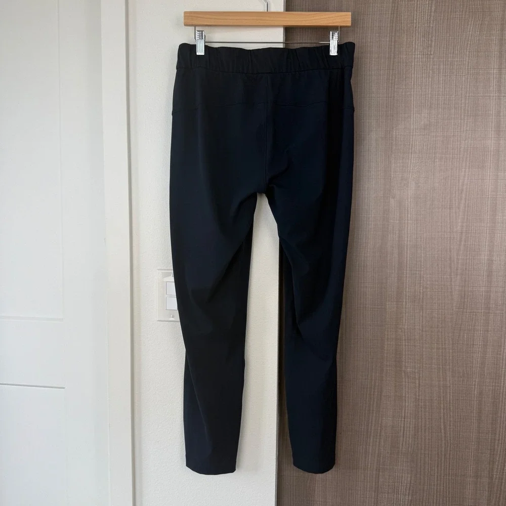 Lululemon On The Fly Pants‎ 28